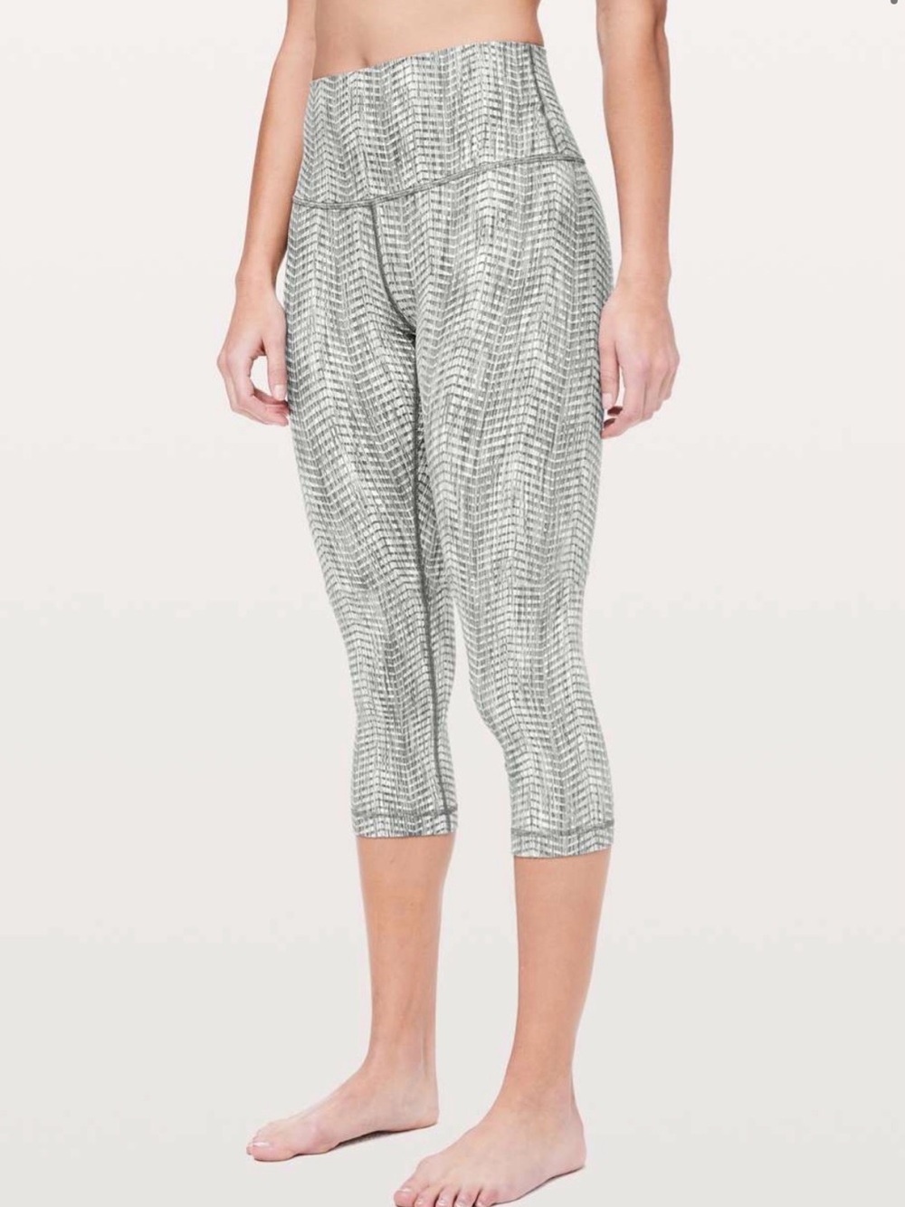 Lululemon Wunder Under Crop HR 21” Arrow Jacquard Grey Sage Size 10